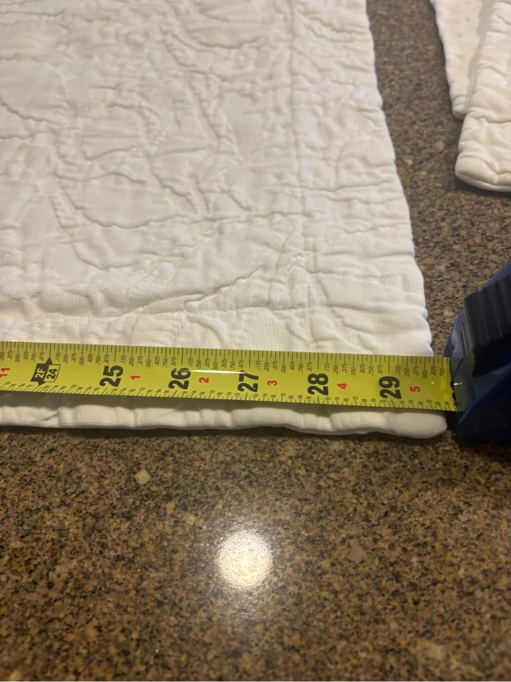 White Pottery Barn Queen Duvet, 2 Shams + Euro Sham. Beautiful!